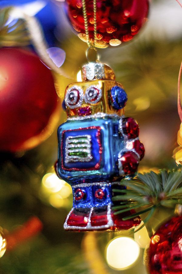 robot christmas tree figure